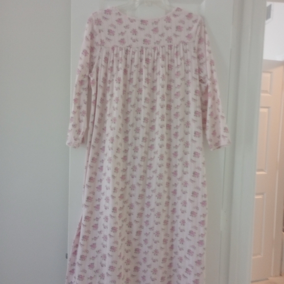Croft & Barrow Long Sleeve Night Gown (NWOT). M - Picture 2 of 5